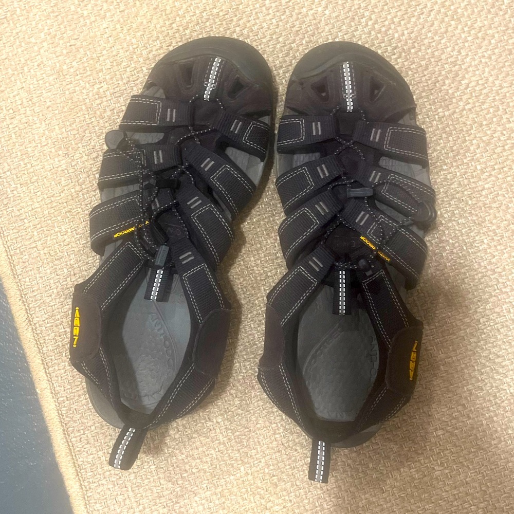 KEEN Newport Men's Waterproof Sport Leather Hiking Sandals Size 9 Black 1008660